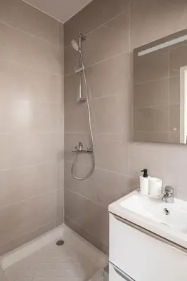 Salle de bains dans l'établissement Charming and air-conditioned - Close to Paris