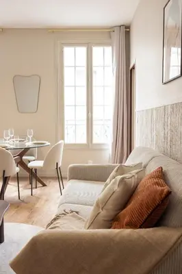 Coin salon dans l'établissement Elegant, fully-equipped, air-conditioned accommodation