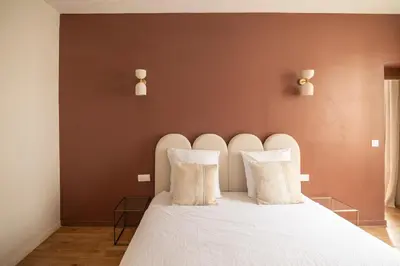 Un ou plusieurs lits dans un hébergement de l'établissement Elegant, fully-equipped, air-conditioned accommodation