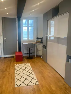 Cuisine ou kitchenette dans l'établissement SaintLazare 50m2 superb view up to Tour Eiffel