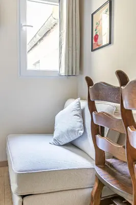 Coin salon dans l'établissement Champs-élysées Charmant studio cosy