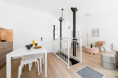 Coin salon dans l'établissement Logement Premium avec Grande Salle de Bain - 6P