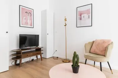 Télévision ou salle de divertissement dans l'établissement Logement Premium avec Grande Salle de Bain - 6P