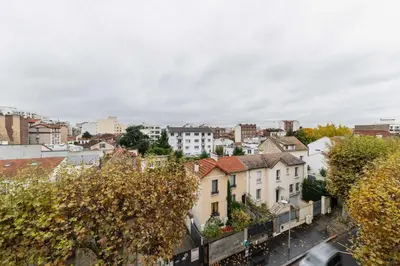 Vue générale sur Courbevoie ou vue de la ville depuis l'appartement