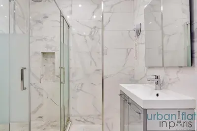 Salle de bains dans l'établissement UrbanFlat 44 - Appartement 2 chambres - En pleins centre