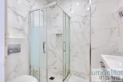 Salle de bains dans l'établissement UrbanFlat 44 - Appartement 2 chambres - En pleins centre