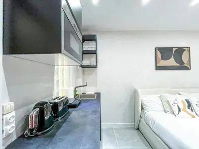 Télévision ou salle de divertissement dans l'établissement UrbanFlat 11 - Grand Studio Pereire Wagram - Champs-Elysees