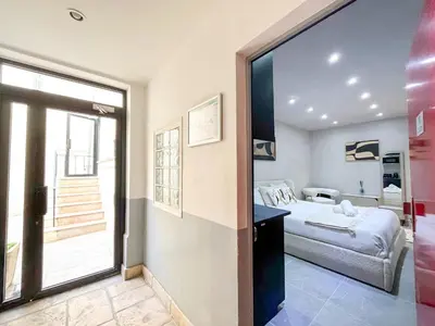 Un ou plusieurs lits dans un hébergement de l'établissement UrbanFlat 11 - Grand Studio Pereire Wagram - Champs-Elysees