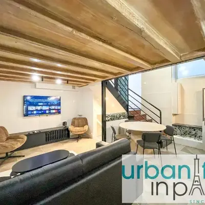UrbanFlat 09 - Stylish Duplex Apartment on Champs-Elysees