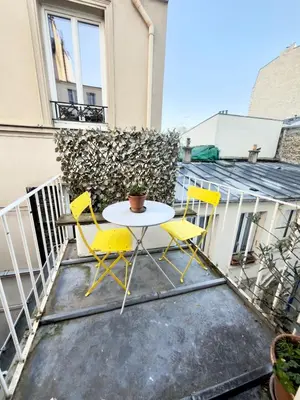 Balcon ou terrasse dans l'établissement Lovely Studio with Private Terrace in Prime Area