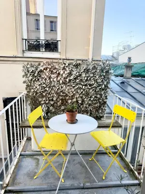 Balcon ou terrasse dans l'établissement Lovely Studio with Private Terrace in Prime Area