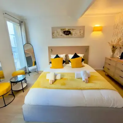 Lovely Studio with Private Terrace in Prime Area
