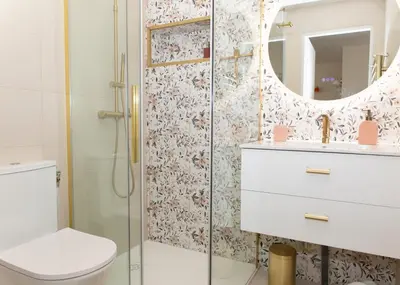 Salle de bains dans l'établissement Luxe Neuf - Parking Rue Gratuit - 4mn à pied Gare RER B Arcueil Cachan - 10mn Paris RERB - AC - Climatisation - Netflix inclus - From 1 to 6 guests