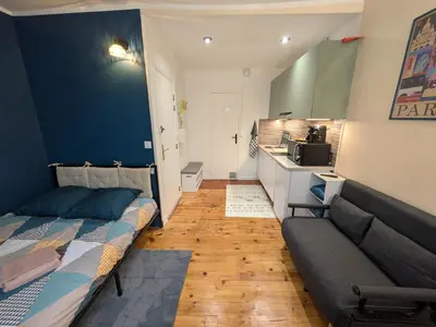 Cuisine ou kitchenette dans l'établissement Studio LA ROQUETTE