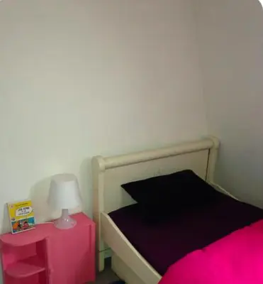 Un ou plusieurs lits dans un hébergement de l'établissement single room montmartre, balcon sacré coeur