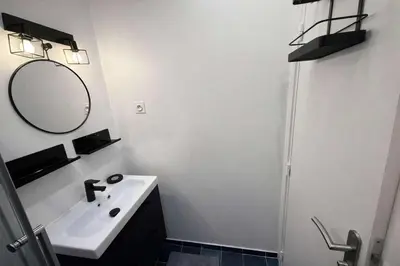 Salle de bains dans l'établissement Paris 3eme Studio Renove Emplacement Ideal - 2P