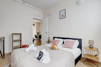 Un ou plusieurs lits dans un hébergement de l'établissement TBS 98 - Superb terrace apartment in Paris 15