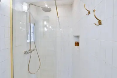 Salle de bains dans l'établissement St Germain des Pres 6th Great location, couple or family