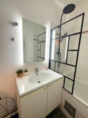 Salle de bains dans l'établissement Appartement Popincourt Republique Paris