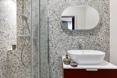 Salle de bains dans l'établissement Saint Placide II Suite