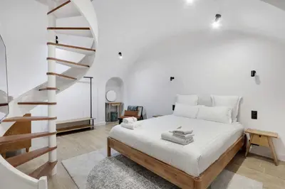 Un ou plusieurs lits dans un hébergement de l'établissement A-C Apartment 2BDR-4P Neuilly Sur Seine