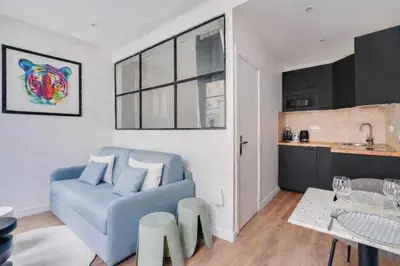 Cuisine ou kitchenette dans l'établissement Charming Apartment in the heart of Le Marais