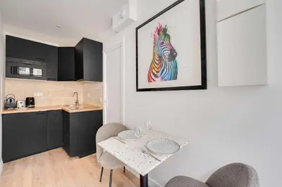 Cuisine ou kitchenette dans l'établissement Charming Apartment in the heart of Le Marais
