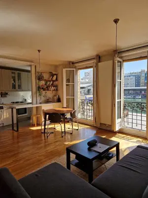 Coin salon dans l'établissement Bright apartment - canal view