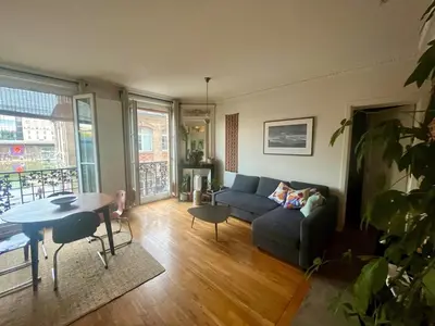 Coin salon dans l'établissement Bright apartment - canal view