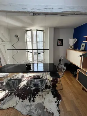 Télévision ou salle de divertissement dans l'établissement Petit loft au coeur du Marais