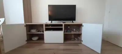 Télévision ou salle de divertissement dans l'établissement Superbe studio dans une résidence calme