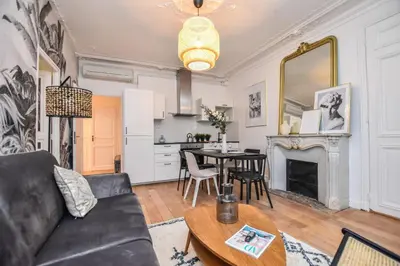 Cuisine ou kitchenette dans l'établissement Elegant apartment - 3BR-8P - Gare de l'est