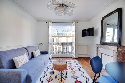 Télévision ou salle de divertissement dans l'établissement Modern apartment 1BDR 4P - Alésia