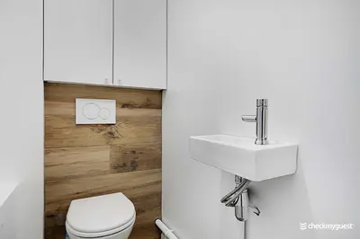 Salle de bains dans l'établissement Cozy apartment - 1BR 4P - next to Paris