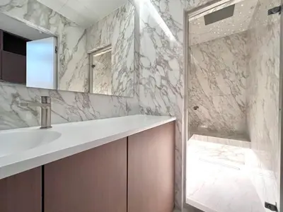 Salle de bains dans l'établissement Duplex elegant au coeur du Marais avec cinema - 6P