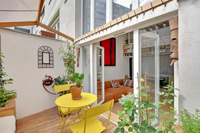 Terrasse ou espace extérieur de l'établissement Beautiful Duplex 1BR-2P - Belleville