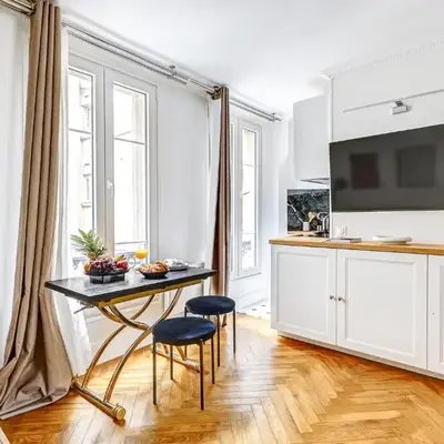 Bon Marché FLAT