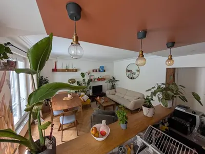 Coin salon dans l'établissement Quiet family apartment in Paris Near 7 metro lines