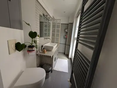 Salle de bains dans l'établissement Quiet family apartment in Paris Near 7 metro lines