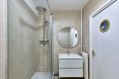 Salle de bains dans l'établissement Calme Métros L13 Pernety et L4 Alesia Montparnasse