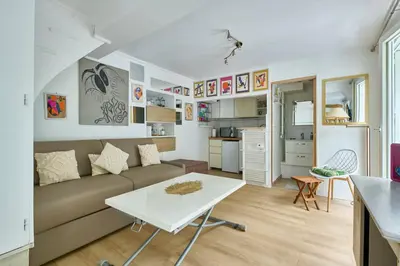 Cuisine ou kitchenette dans l'établissement Le Jardin Secret de Montmartre M12 Abbesses