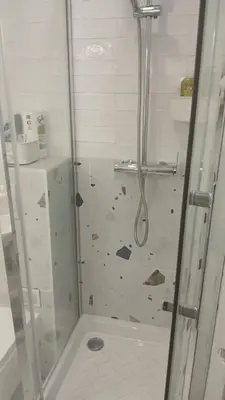 Salle de bains dans l'établissement Parisien bas de Montmartre géré par Mey Agency