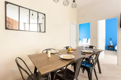 Coin salon dans l'établissement Lafayette - Appartement Gare du Nord 8P