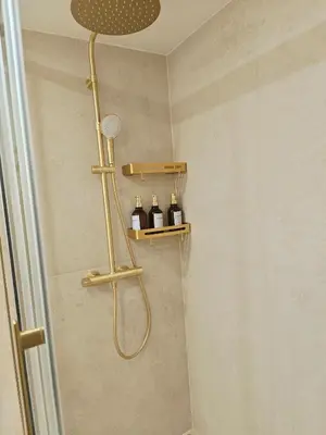 Salle de bains dans l'établissement SCI Gomis Invest