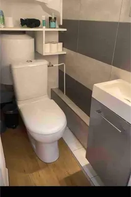 Salle de bains dans l'établissement Superbe studio porte saint Martin