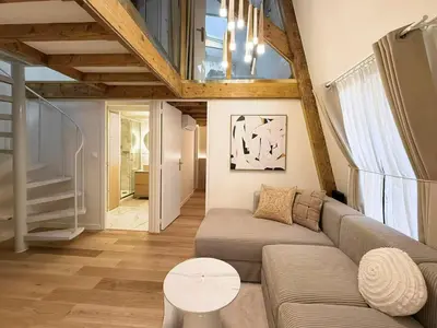 Coin salon dans l'établissement Architect Renovated Family Duplex 4 bedrooms Opéra Lafayette 9p CCTV in Common Areas