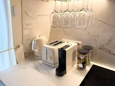 Cuisine ou kitchenette dans l'établissement Architect Renovated Family Duplex 4 bedrooms Opéra Lafayette 9p CCTV in Common Areas