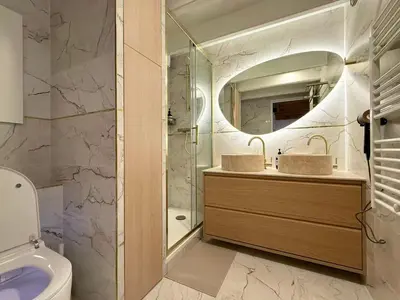 Salle de bains dans l'établissement Architect Renovated Family Duplex 4 bedrooms Opéra Lafayette 9p CCTV in Common Areas