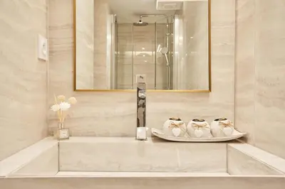 Salle de bains dans l'établissement New apartment in the heart of Paris 4 people