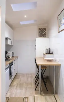 Cuisine ou kitchenette dans l'établissement Un havre de paix au coeur de Paris